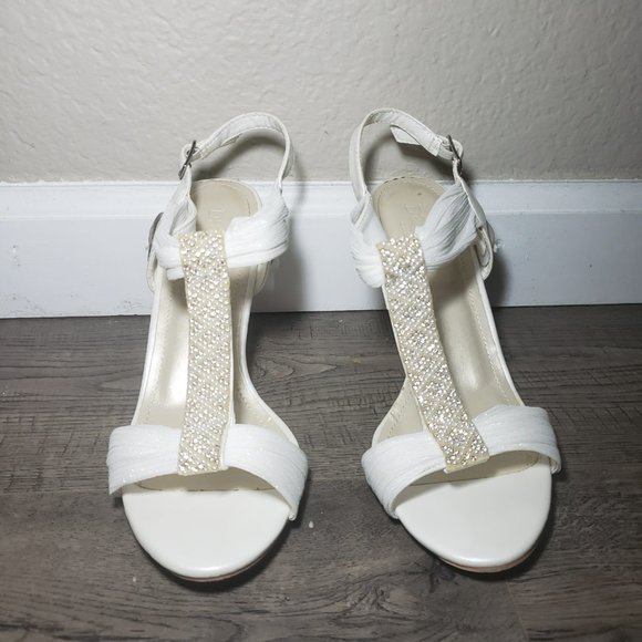David's Bridal Pearl and Crystal T-strap Mid-heels Women's Size 7 1/2 In Box - Picture 7 of 14